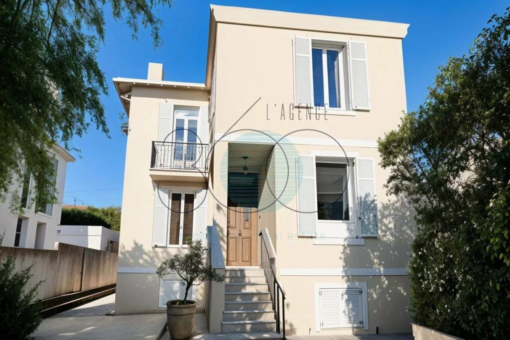 VILLA EN PLEIN COEUR DE CANNES